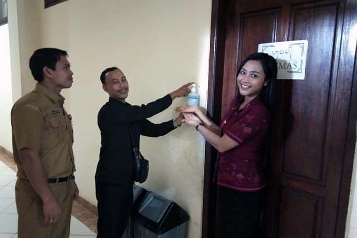 US di Jembrana Ditunda, Pelayanan Publik Sediakan Hand Sanitizer 1