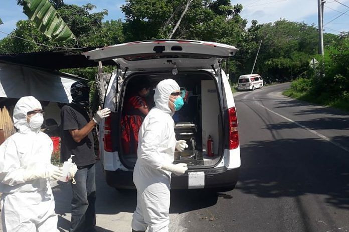 WNA di Pecatu Dievakuasi Petugas Medis Gunakan APD, Ini Faktanya 1