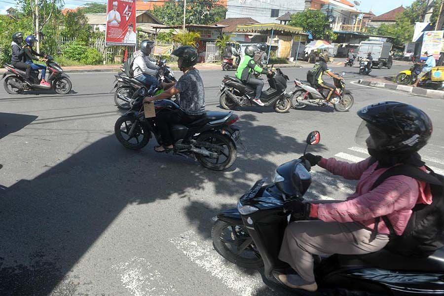 Jalan Ramai Ramai Dirlantas Akui Kendaraan di Jalan Ramai, Diduga Karena Ini | BALIPOST.com