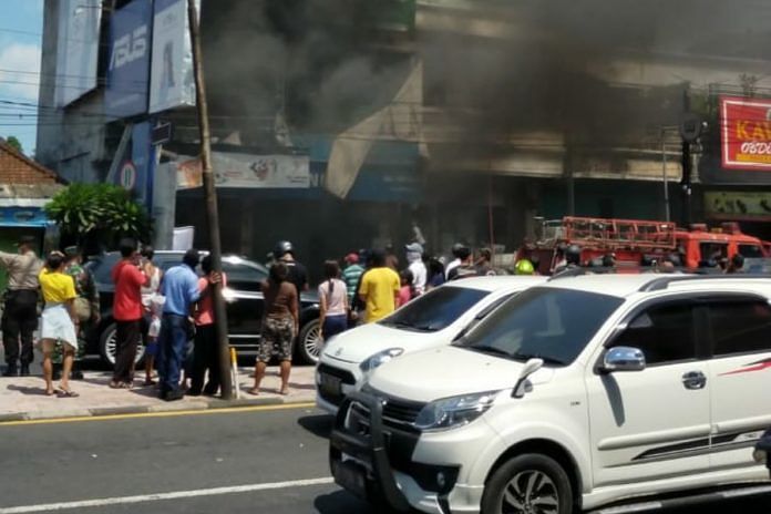 Korsleting, Ruko Elektronik di By-pass Soekarno Terbakar 1