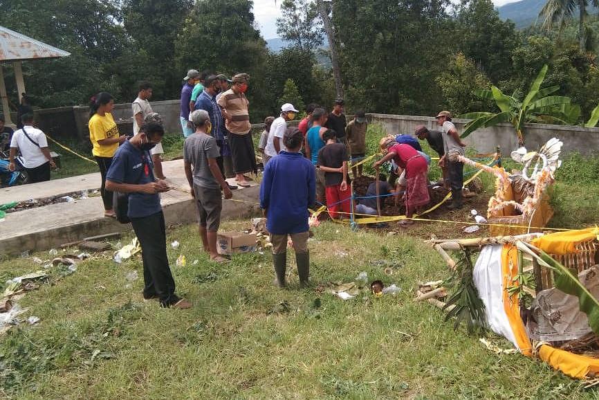 Kuburan Warga di Desa Panji Dibongkar | BALIPOST.com