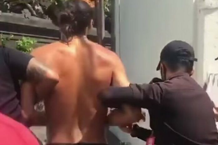 Ngutil, WNA Diamankan di Kuta 1