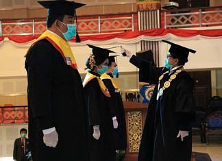 Unud Lepas 670 Wisudawan