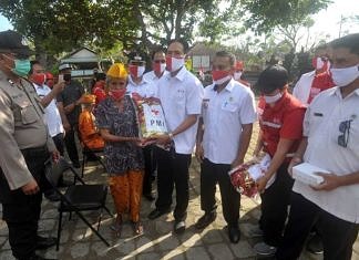 Baksos, PMI Badung Berikan Paket Sembako pada Veteran