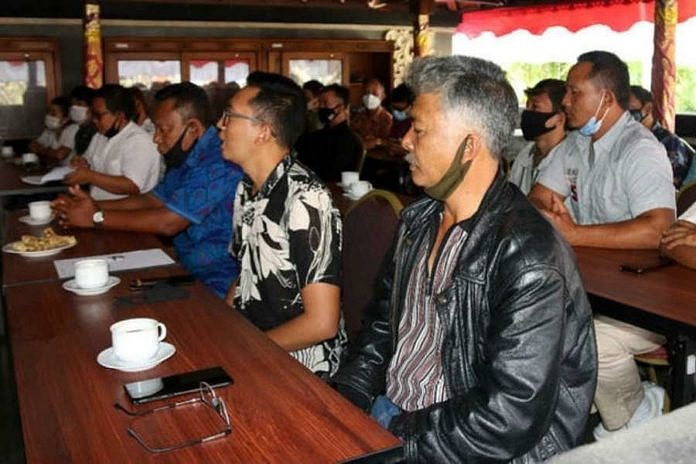 Dirikan Warung Kopi Di Pinggir Jurang, Pelaku Usaha Minta Diberikan Izin Berusaha 1