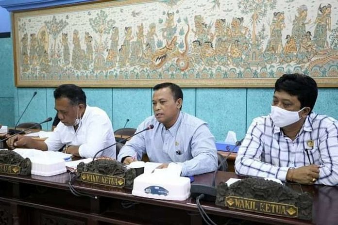 DPRD Klungkung Tolak Pemotongan Gaji Tenaga Kontrak 1