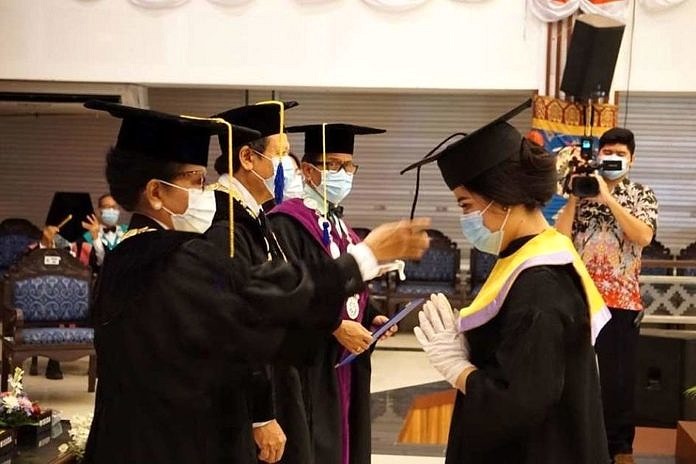 Unud Lepas 1.559 Wisudawan Secara Daring 1
