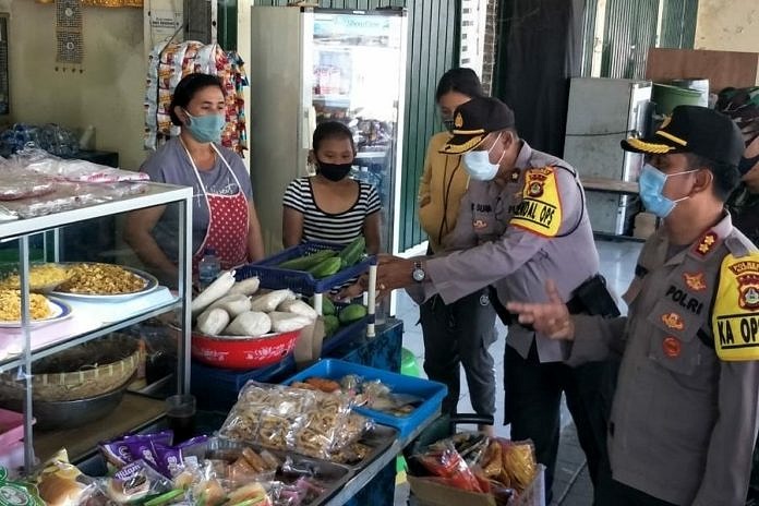 Pantau Pelaksanaan Prokes, Giliran Pasar Adat Mengwi Disambangi 1