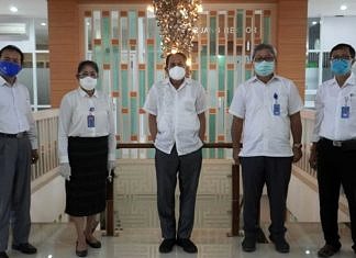 Unwar Lepas 1.131 Wisudawan Secara Daring