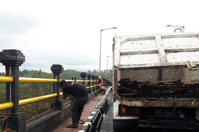 Teralis Jembatan Tukad Bangkung Diganti 1