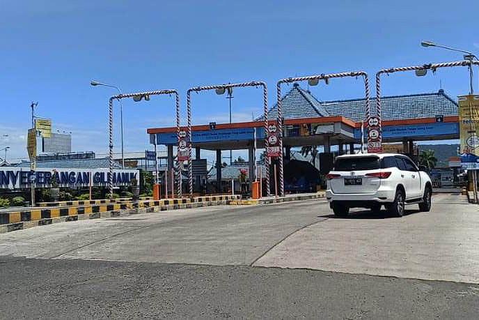 Tolak Tol, Sejumlah Elemen Siap Debat dengan Bupati Tamba | BALIPOST.com