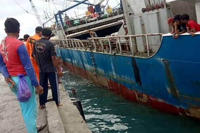 Jatuh Dari Truk Ke Laut, Busairi Tewas 1
