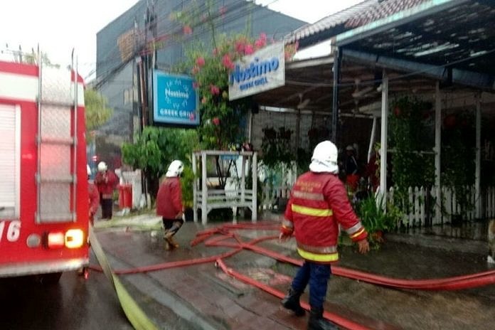 Kebakaran Di Petitenget, 8 Unit Damkar Dikerahkan 1