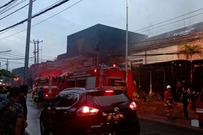 Sejumlah Resto Dan Kios Di Petitenget Dilalap Si Jago Merah 1