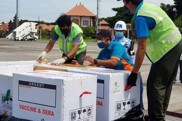 100 Ribu Dosis Vaksin Sinovac Tiba Di Bali 1