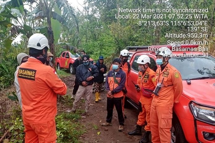 Empat Orang Tersesat Di Gunung Sanghyang 1