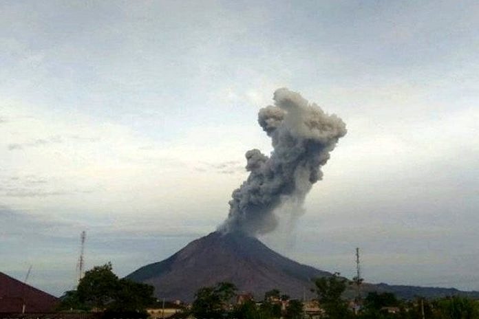 Gunung Sinabung Erupsi 1