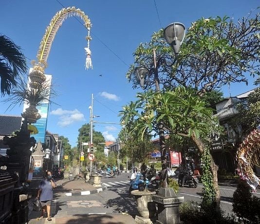 Memaknai Galungan dan Kuningan dengan Penjor, Manifestasi Hukum Adat yang Ditaati Kolektif