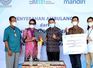 Mandiri Serahkan Satu Unit Ambulans ke Unud