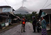 Hujan Abu Tipis Landa Sejumlah Wilayah Lereng Merapi