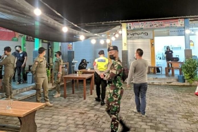 Buka Sampai 10 Malam, Pemilik Angkringan Diproses Hukum 1