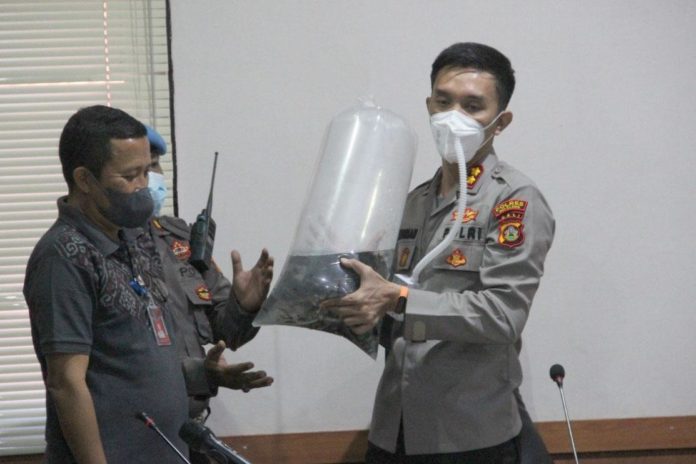Polres Buleleng Tebar Puluhan Ribu Ekor Benih Ikan Nila 1