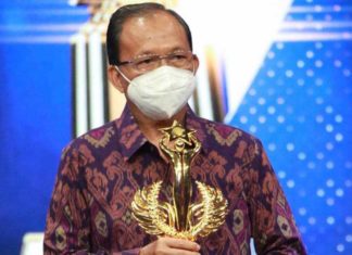 Gubernur Koster Raih People of The Year 2021, Best Governor for Healthcare and Action Against Pandemic