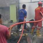 Tuang Bensin ke Botol, Warung di Getakan Ludes Terbakar