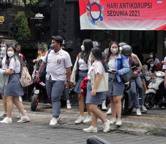 Antisipasi Pemanfaatan Badan Jalan, Wali Kota Denpasar Minta Sekolah Siapkan Kantong Parkir