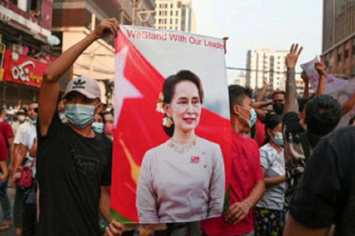 San Suu Kyi Dihukum 4 Tahun Penjara 1