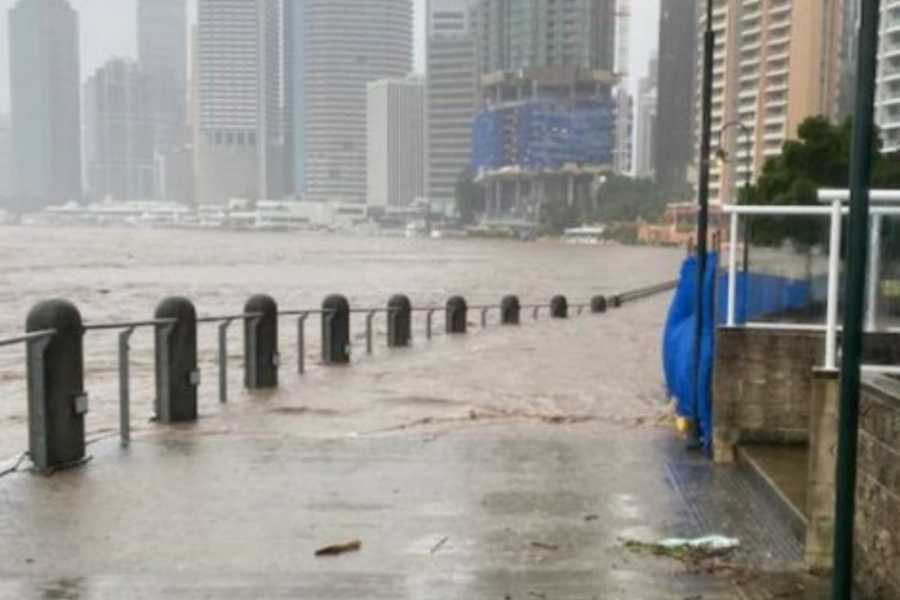 Banjir Bandang Terjang Australia, Tujuh Tewas  BALIPOST.com