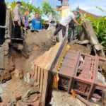 Hujan Lebat, Dua Pelinggih Ambruk, Belasan Rumah Tergenang Banjir