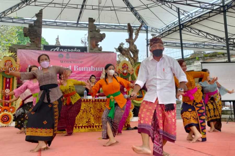 Ruang Tampil Joged Bumbung Klasik Diminta Diperluas