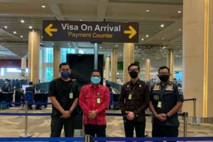 Dentro de los 10 días posteriores a la implementación de VoA, los primeros cinco extranjeros en ir a Bali estaban aquí.