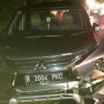 Mobil Wisatawan Tabrak Median Jalan di Gilimanuk
