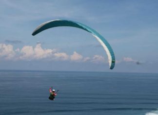FASI Bali Gelar Kejuaraan Paralayang di Bukit Timbis