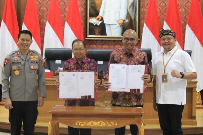 Kembangkan Sistem Transportasi Cerdas, Gubernur Koster MoU Dengan ITS 1