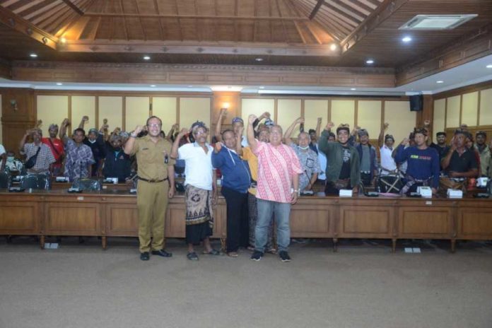 Sulit Dapatkan Solar, Petani Datangi DPRD Badung 1