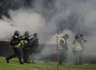 Dari Penggunaan Gas Air Mata Dilarang FIFA hingga Guru SMPN 1 Kintamani Meninggal