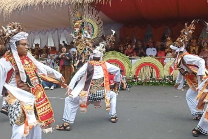 Dua Kesenian Nyaris Punah Dan Sakral Tampil Di PBN HUT Tabanan 1