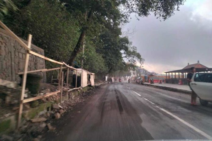 Paving Di Penelokan Dibongkar 1