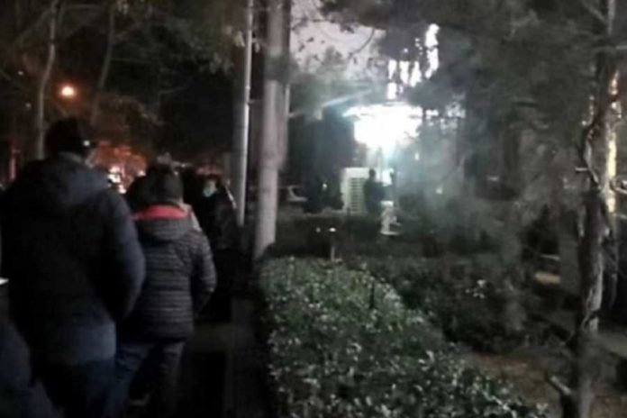 Flu Mewabah Di Beijing, Antrean Panjang Terjadi Di Apotek 1