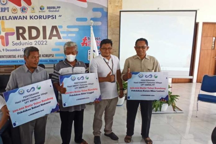 Peringatan Hakordia, BBRBLPP Gondol Serahkan 1,5 Juta Telur Bandeng Hasil SFV 1