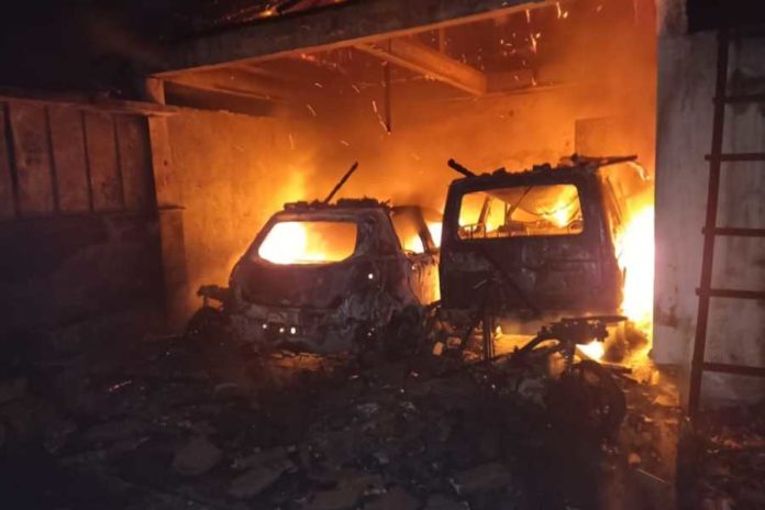 Tahun Baru, Sejumlah Kendaraan Terbakar 1