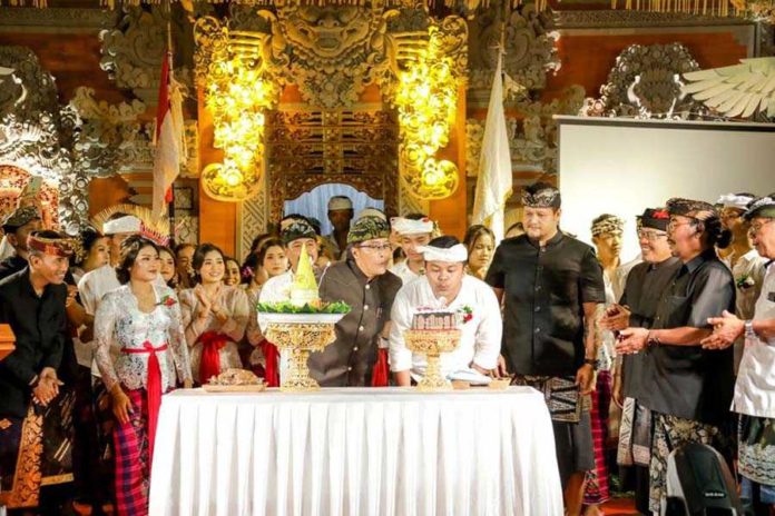 Bupati Giri Prasta Hadiri Puncak HUT Ke 32 ST Surya Chandra Banjar Kedewatan 1