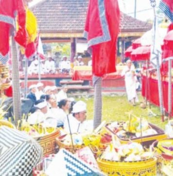 Desa Adat Soka Berproses Tata ”Parhyangan”
