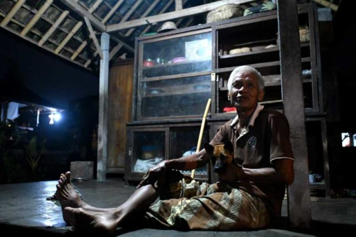 Jokowi Blusukan Di Ubud, Kunjungi Rumah Warga Dan Beri Bantuan 1