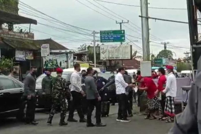 Ribuan Warga Sambut Kehadiran Presiden Di Pasar Baturiti 1