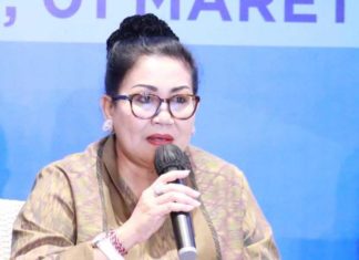 Jadi Narasumber Digitalk Kemenkominfo, Ny. Putri Suastini Koster Dorong UMKM Bali Segera Urus NIB