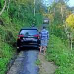 Salah Ikuti Google Maps, Pengendara Mobil Nyasar ke Bantaran Sungai